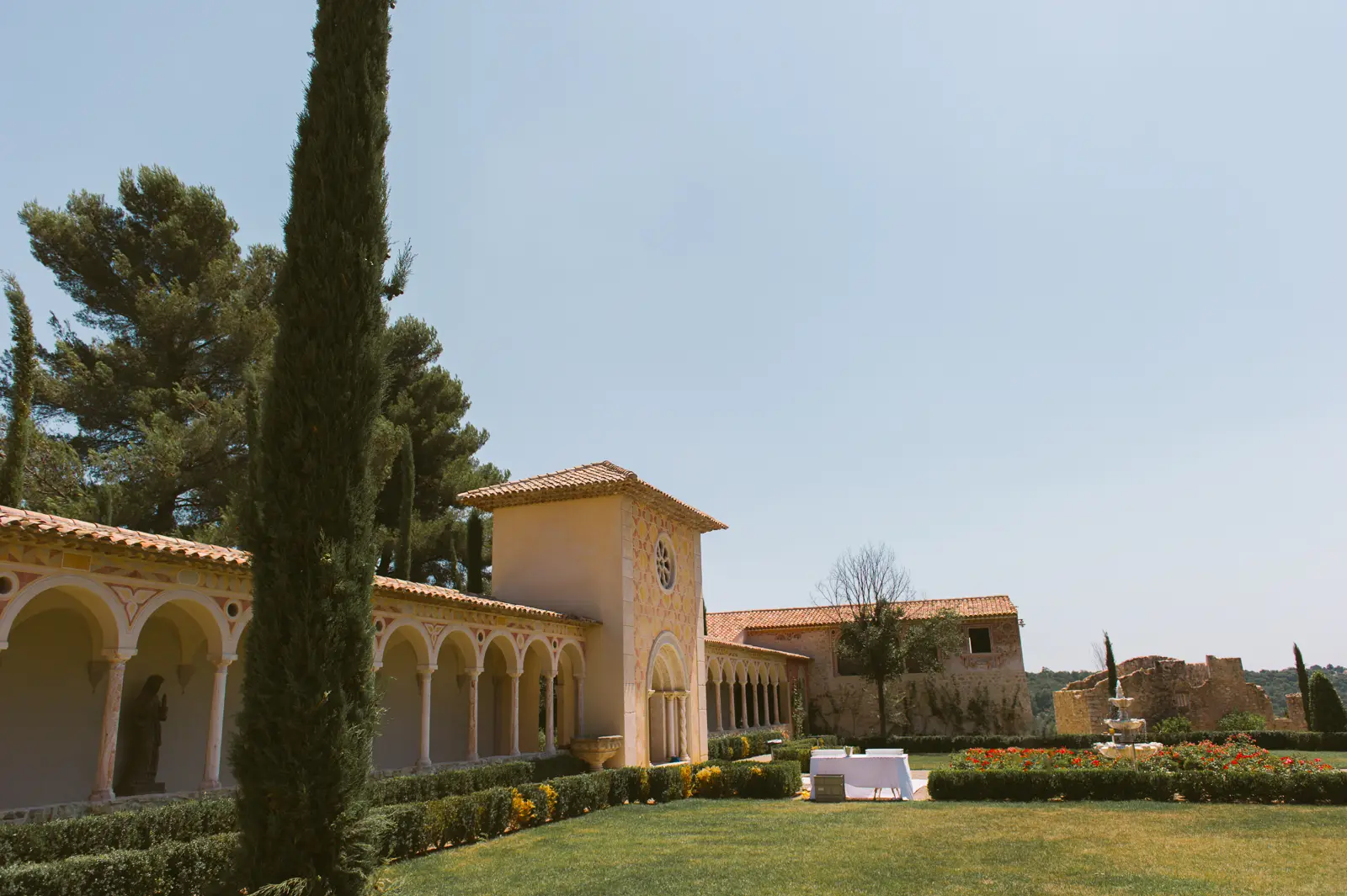 Château Diter wedding photographed near Grasse in the South of France, image 1