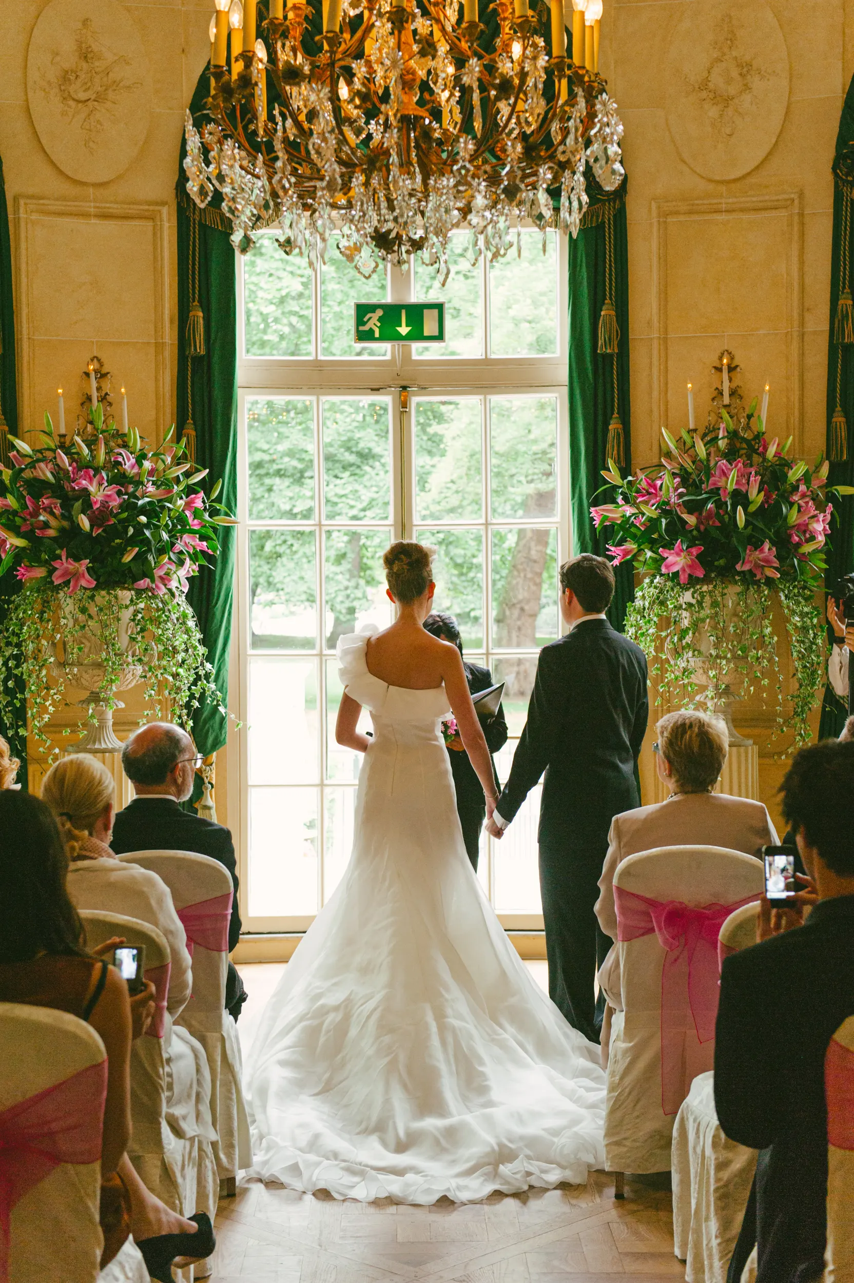 Fiona entering the wedding ceremony at Mandarin Oriental